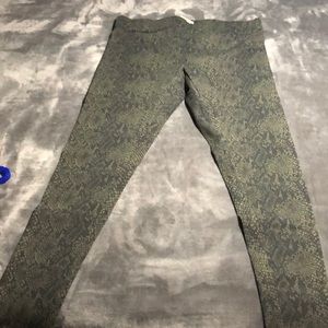 Green pattered leggings